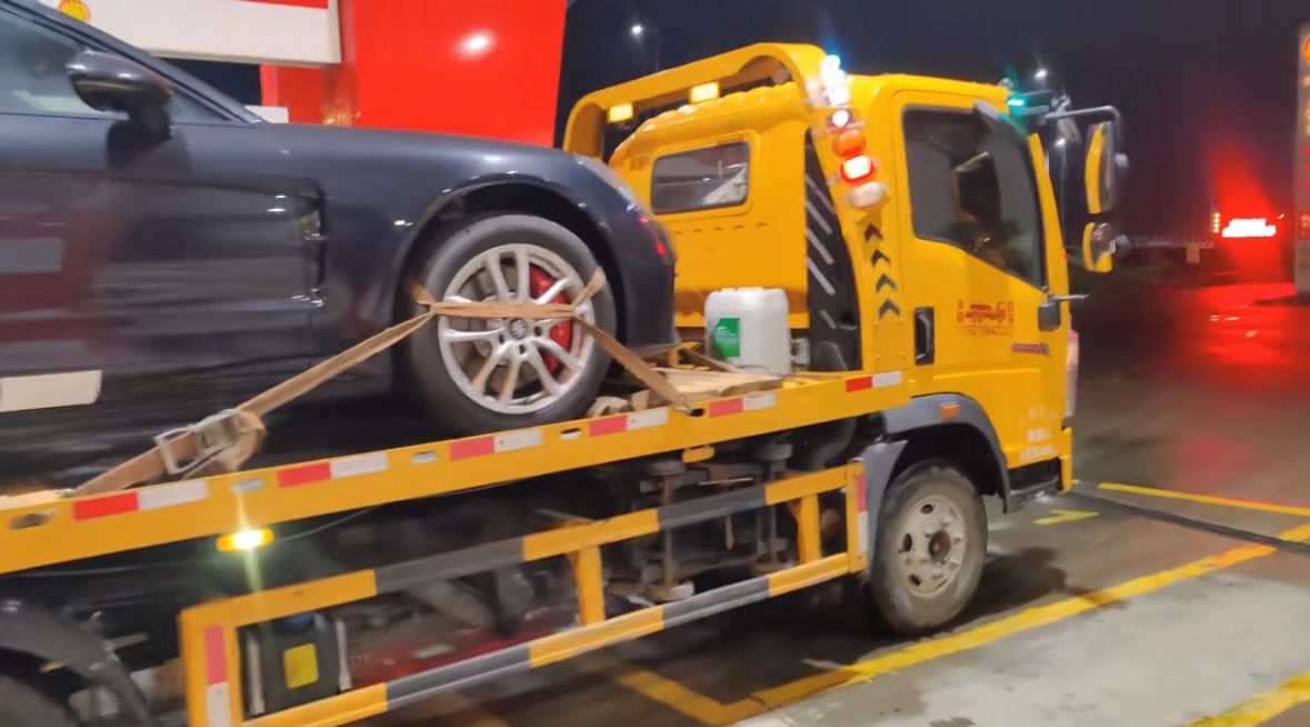 黄浦行车途中遇到突发状况该如何呼叫道路救援？